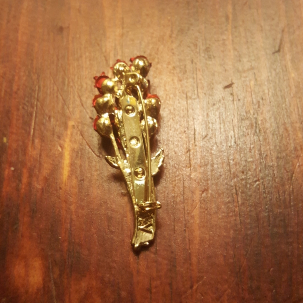 Bunch Of Roses Brooch - Picture 3 of 3